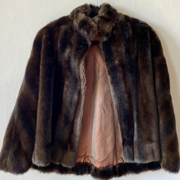 1940s Brown Faux Fur Cape with Rose Silk Faille Lining - Picture 1 of 9